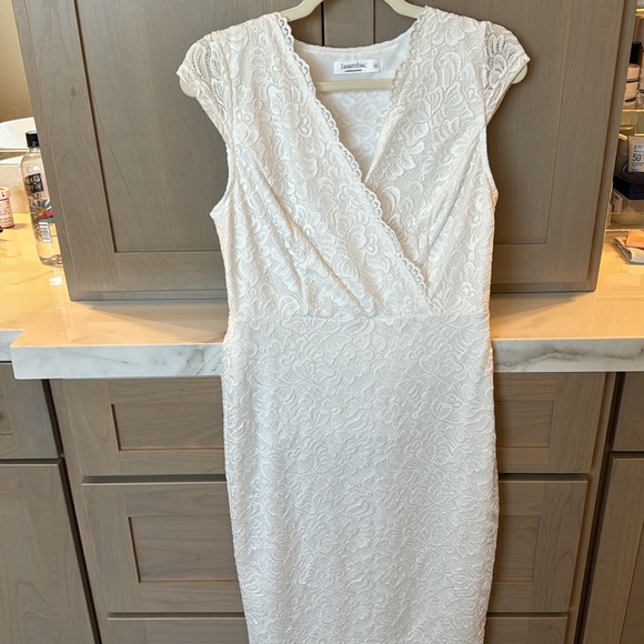 WHITE LACE DRESS - Picture 4 of 6